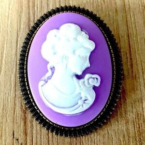 Lavender and White Lady Cameo Brooch, NWT, Handmade